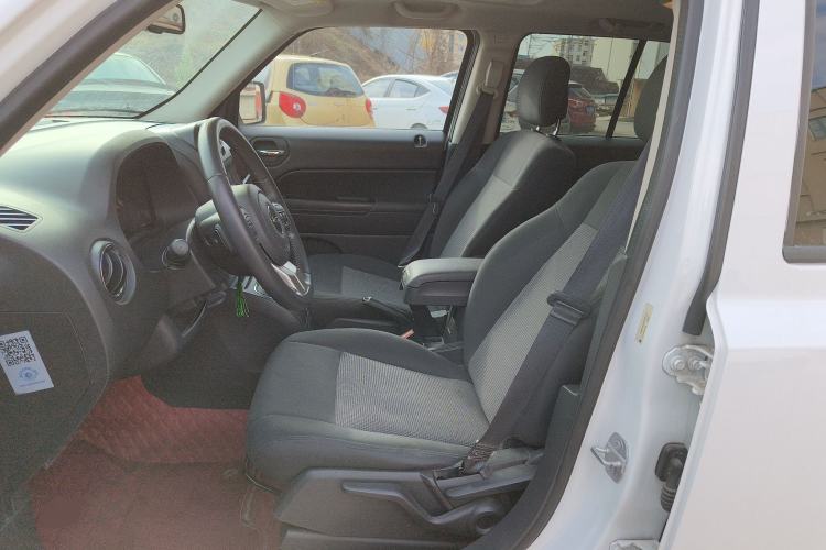 Used Jeep Patriot 2014 2.0L Sport Enhanced Edition Left Front Seat