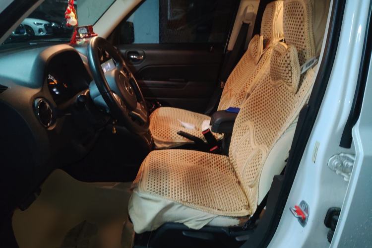 Used Jeep Patriot 2014 2.0L Sport Enhanced Edition Left Front Seat
