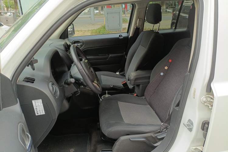 Used Jeep Patriot 2014 2.4L Sport Edition Left Front Seat