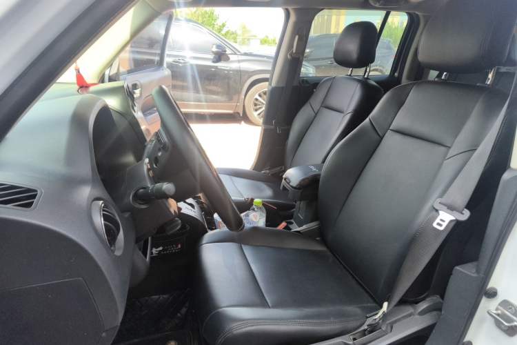 Used Jeep Patriot 2014 2.4L Sport Edition Left Front Seat