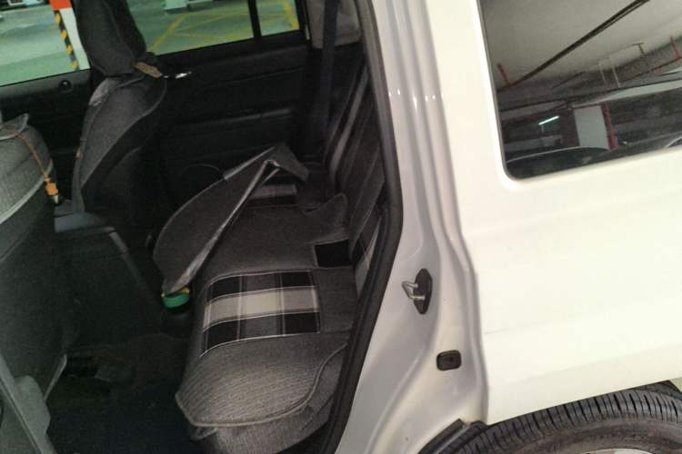Used Jeep Patriot 2014 2.4L Sport Edition Left Rear Seat
