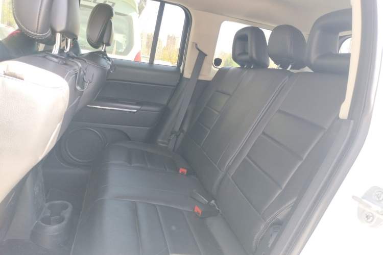 Used Jeep Patriot 2014 2.4L Luxury Navigation Edition Left Rear Seat