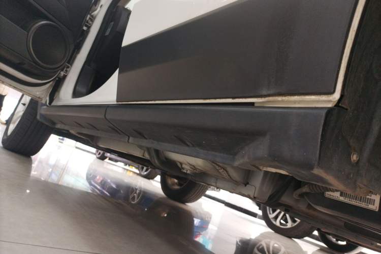 Used Jeep Patriot 2014 2.0L Sport Enhanced Edition Left Side Sill