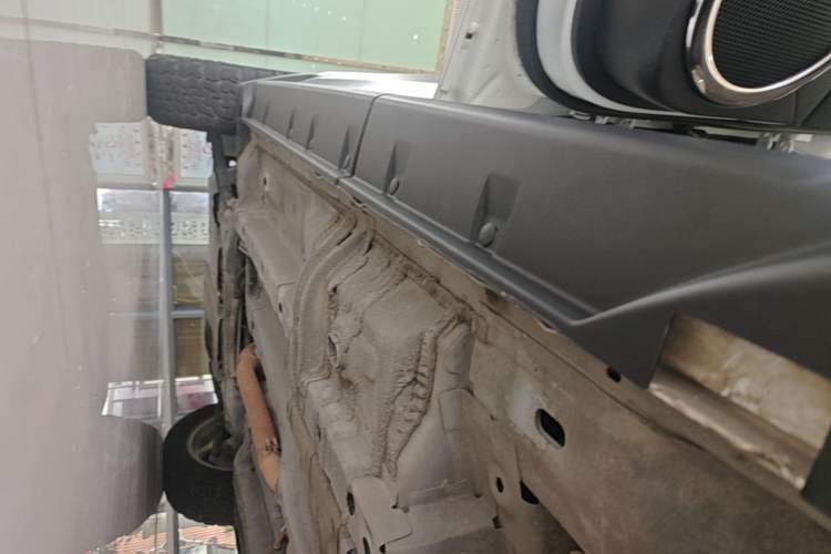 Used Jeep Patriot 2014 2.0L Sport Edition Left Side Sill
