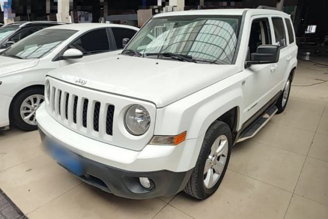 Ojetý Jeep Patriot 2014 2.0L Sport Enhanced Edition