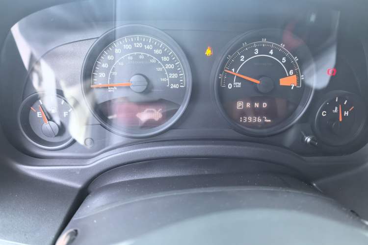 Used Jeep Patriot 2014 2.4L Sport Edition Odometer Close Up