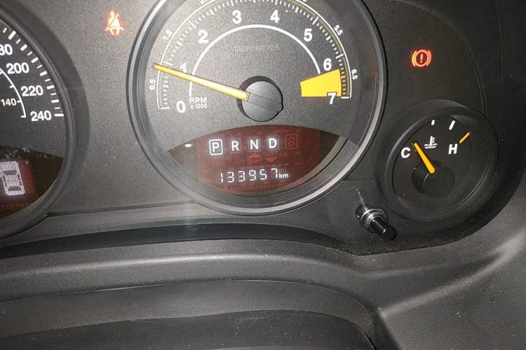 Used Jeep Patriot 2014 2.4L Sport Edition Odometer Close Up