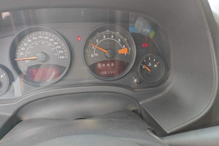 Used Jeep Patriot 2014 2.0L Sport Enhanced Edition Odometer Close Up