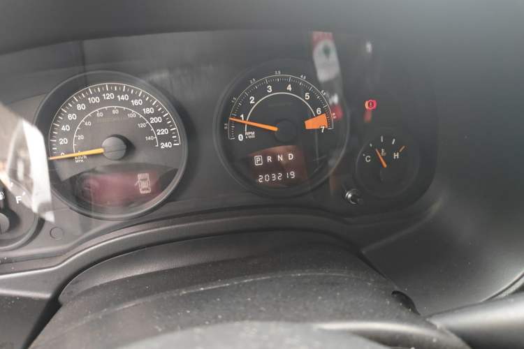 Used Jeep Patriot 2014 2.4L Sport Edition Odometer Close Up