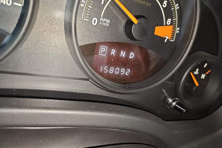 Used Jeep Patriot 2014 2.0L Sport Enhanced Edition Odometer Close Up