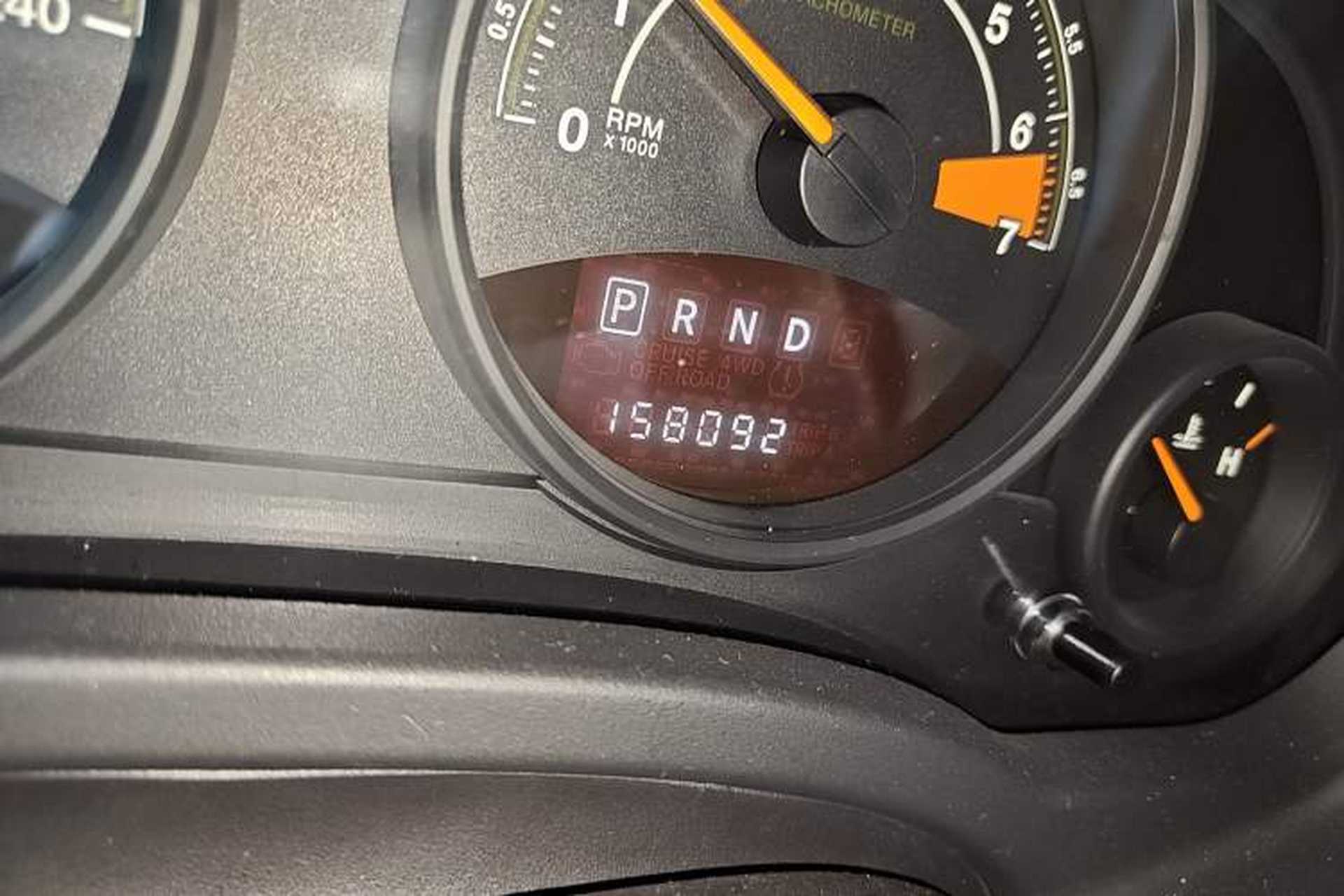 Used Jeep Patriot 2014 2.0L Sport Enhanced Edition Odometer Close Up