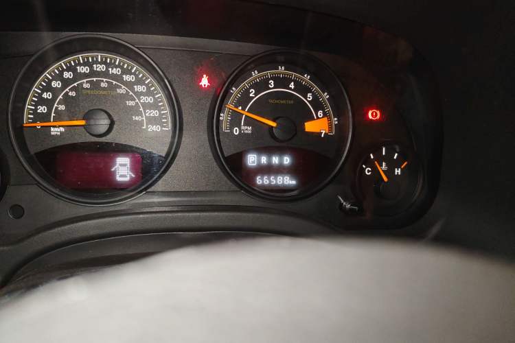 Used Jeep Patriot 2014 2.0L Sport Enhanced Edition Odometer Close Up
