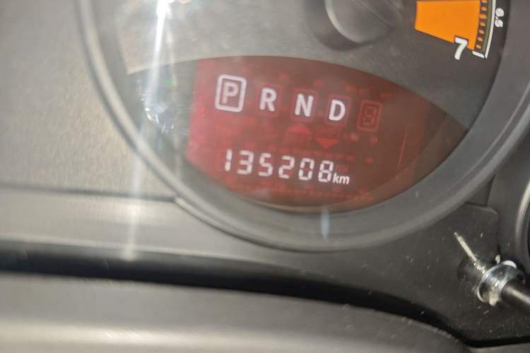 Used Jeep Patriot 2014 2.4L Sport Edition Odometer Close Up