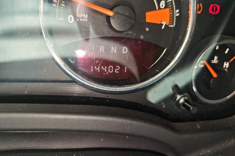 Used Jeep Patriot 2014 2.4L Luxury Navigation Edition Odometer Close Up