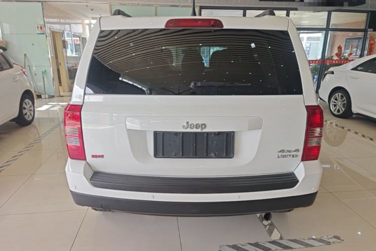 Used Jeep Patriot 2014 2.0L Sport Edition Rear