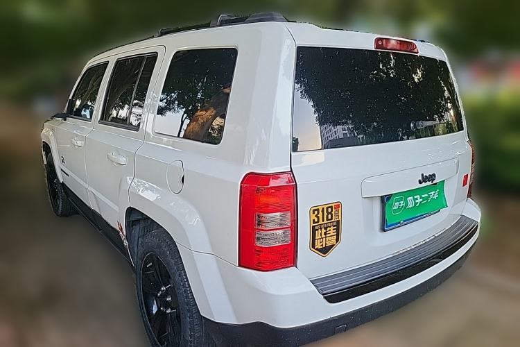 Used Jeep Patriot 2014 2.4L Serpentine Collection Edition Rear Left 45 Deg