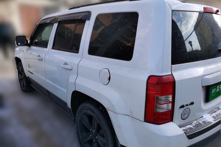 Used Jeep Patriot 2014 2.4L Serpentine Collection Edition Rear Left 45 Deg