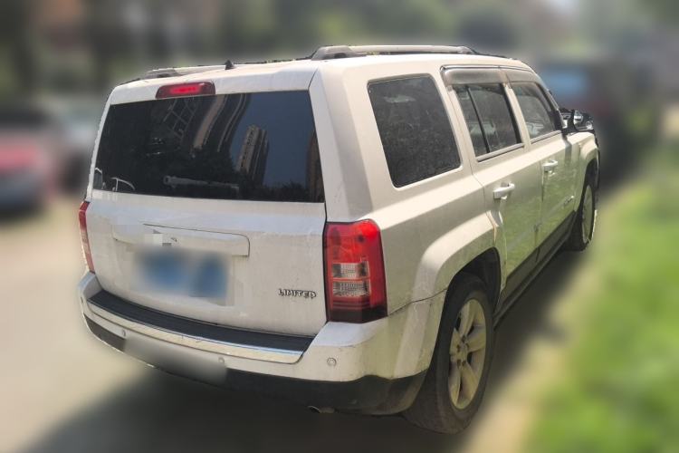 Used Jeep Patriot 2014 2.4L Luxury Navigation Edition Rear Right 45 Deg