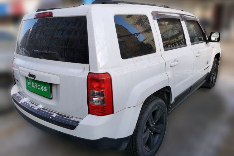 Used Jeep Patriot 2014 2.4L Serpentine Collection Edition Rear Right 45 Deg