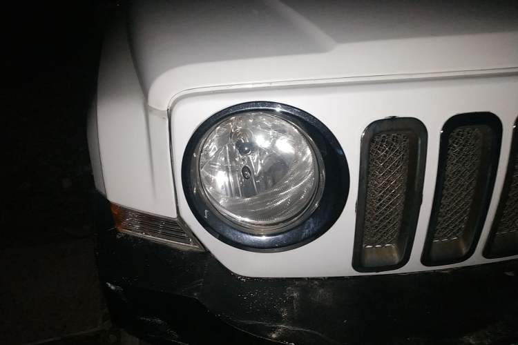 Used Jeep Patriot 2014 2.4L Sport Edition Right Front Headlight