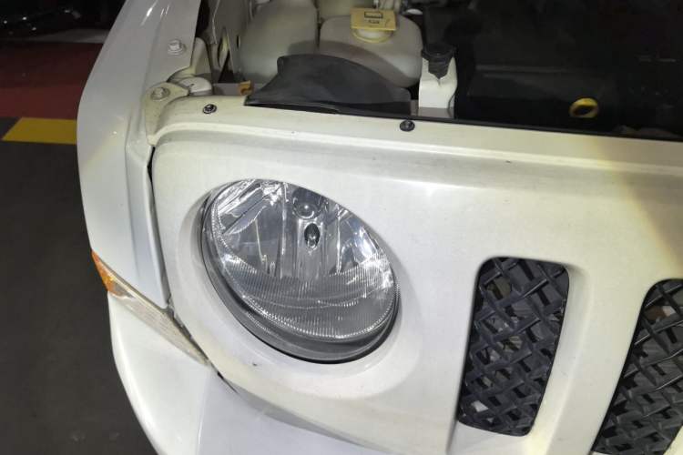 Used Jeep Patriot 2014 2.4L Sport Edition Right Front Headlight