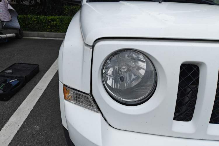 Used Jeep Patriot 2014 2.4L Sport Edition Right Front Headlight