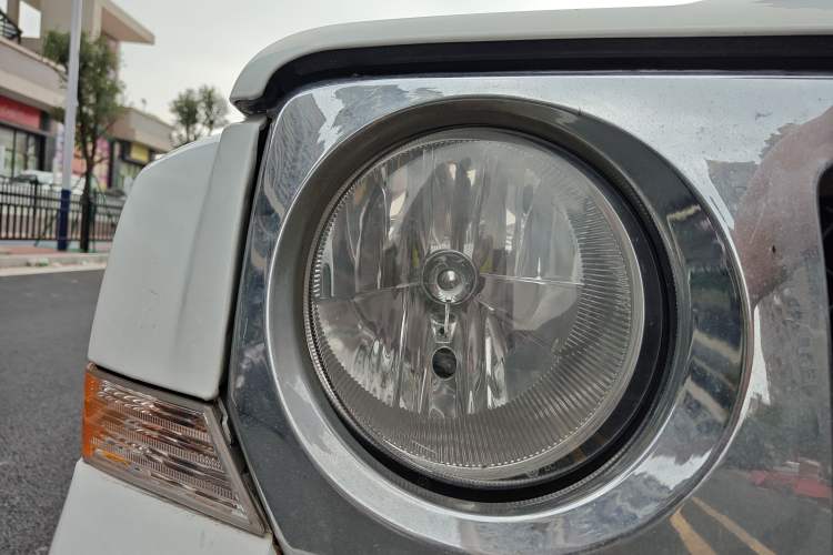 Used Jeep Patriot 2014 2.0L Sport Enhanced Edition Right Front Headlight