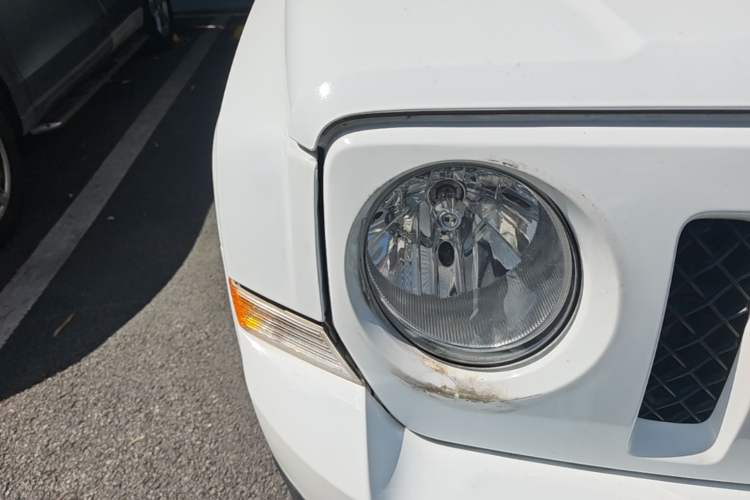 Used Jeep Patriot 2014 2.0L Sport Edition Right Front Headlight