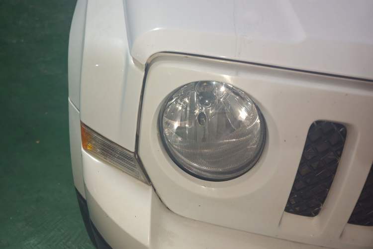 Used Jeep Patriot 2014 2.4L Sport Edition Right Front Headlight