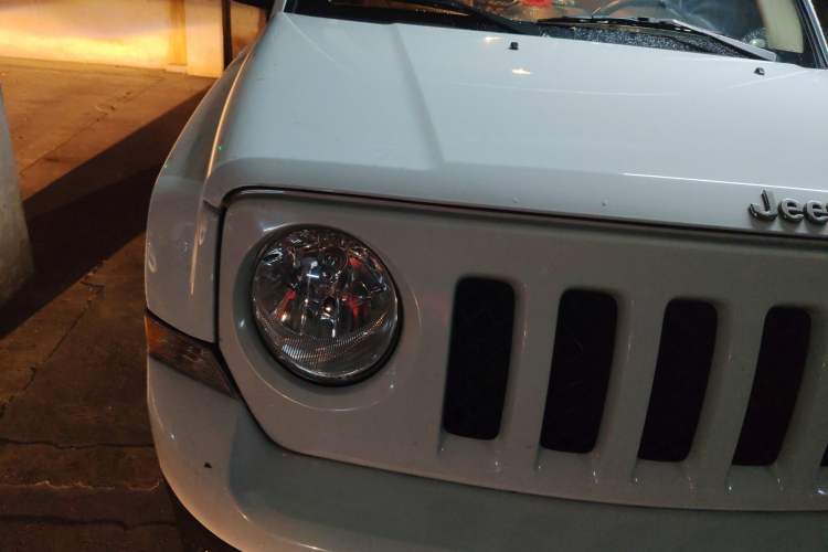 Used Jeep Patriot 2014 2.0L Sport Enhanced Edition Right Front Headlight