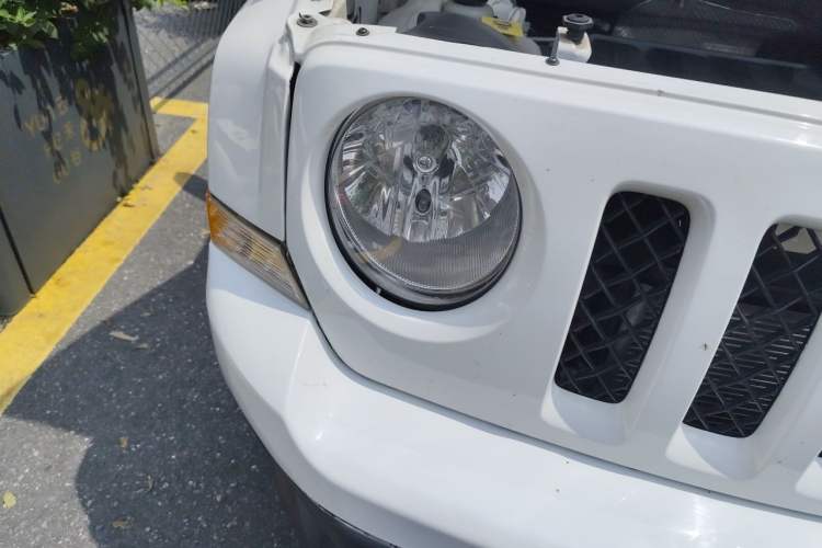 Used Jeep Patriot 2014 2.0L Sport Edition Right Front Headlight