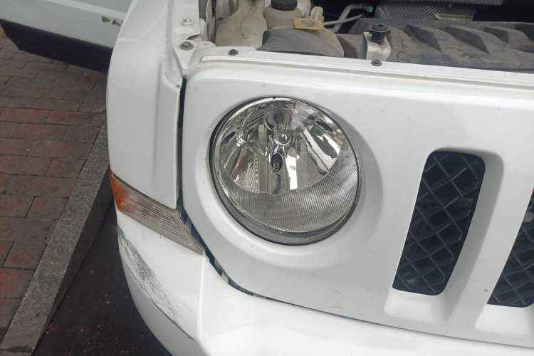 Used Jeep Patriot 2014 2.4L Sport Edition Right Front Headlight