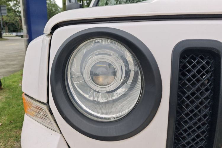 Used Jeep Patriot 2014 2.4L Sport Edition Right Front Headlight