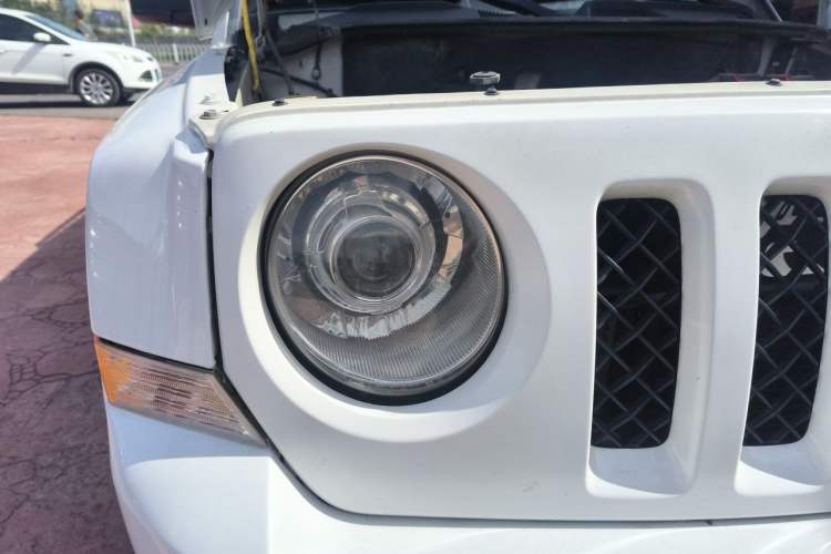 Used Jeep Patriot 2014 2.4L Sport Edition Right Front Headlight