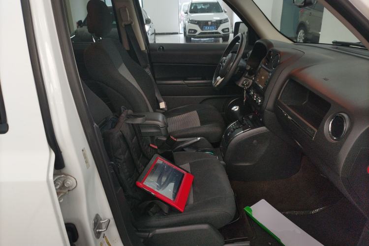 Used Jeep Patriot 2014 2.0L Sport Enhanced Edition Right Front Seat