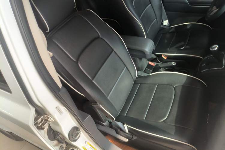Used Jeep Patriot 2014 2.4L Sport Edition Right Front Seat