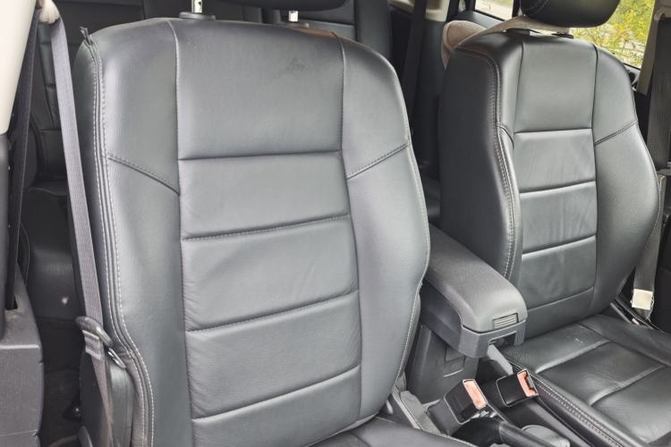 Used Jeep Patriot 2014 2.4L Luxury Navigation Edition Right Front Seat
