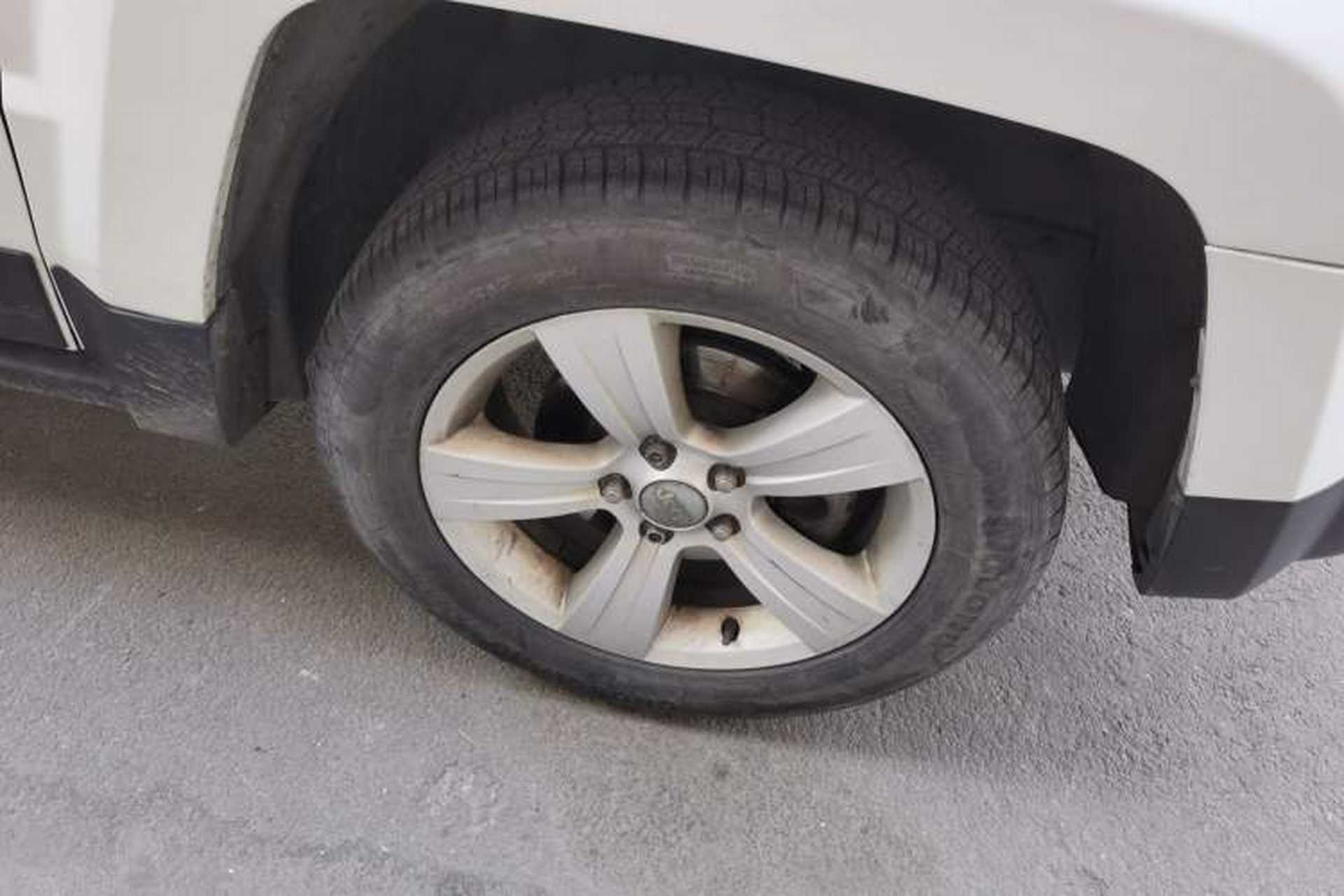 Used Jeep Patriot 2014 2.0L Sport Enhanced Edition Right Front Wheel Hub