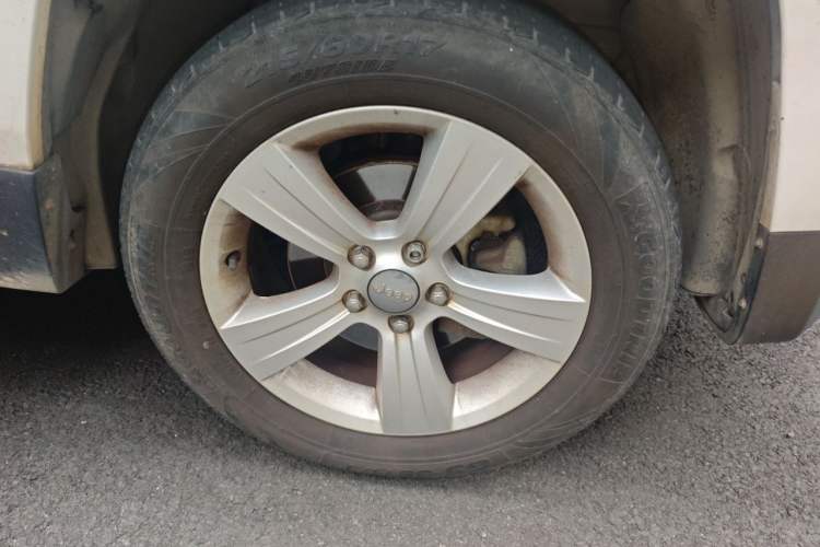 Used Jeep Patriot 2014 2.0L Sport Edition Right Front Wheel Hub