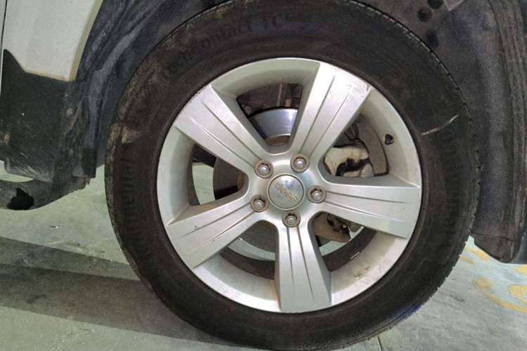 Used Jeep Patriot 2014 2.4L Sport Edition Right Front Wheel Hub