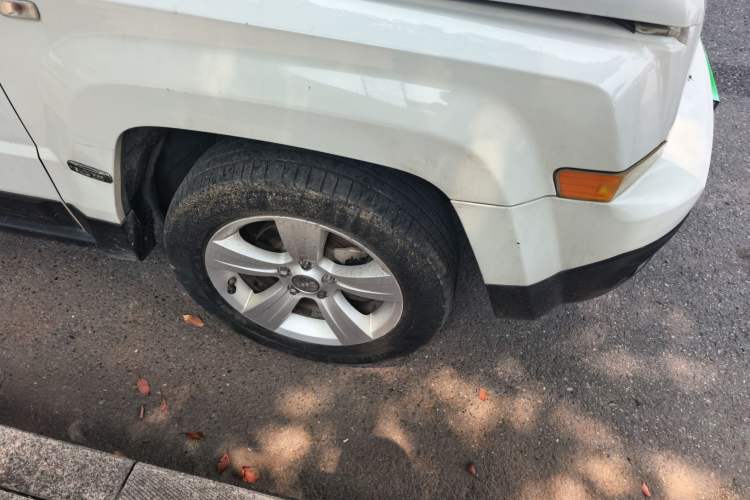 Used Jeep Patriot 2014 2.4L Sport Edition Right Front Wheel Hub