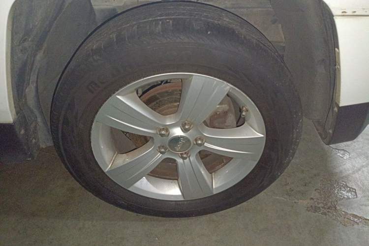 Used Jeep Patriot 2014 2.4L Sport Edition Right Front Wheel Hub