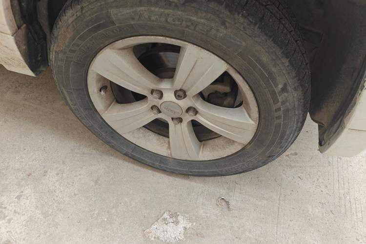 Used Jeep Patriot 2014 2.0L Sport Enhanced Edition Right Front Wheel Hub