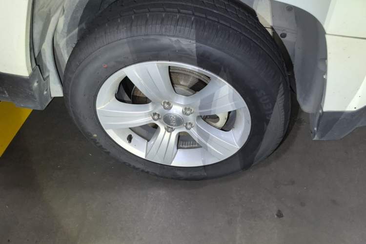 Used Jeep Patriot 2014 2.4L Sport Edition Right Front Wheel Hub