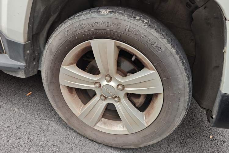 Used Jeep Patriot 2014 2.0L Sport Enhanced Edition Right Front Wheel Hub