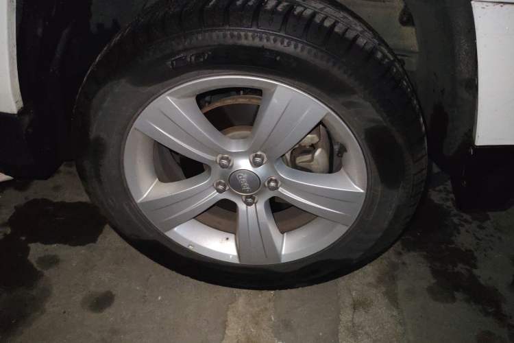 Used Jeep Patriot 2014 2.0L Sport Enhanced Edition Right Front Wheel Hub