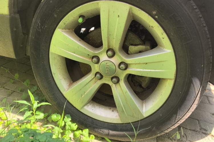 Used Jeep Patriot 2014 2.4L Luxury Navigation Edition Right Front Wheel Hub