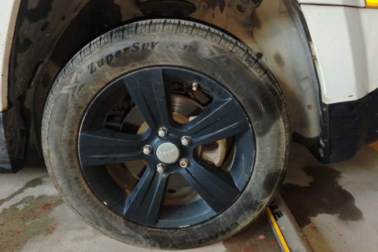 Used Jeep Patriot 2014 2.0L Sport Enhanced Edition Right Front Wheel Hub