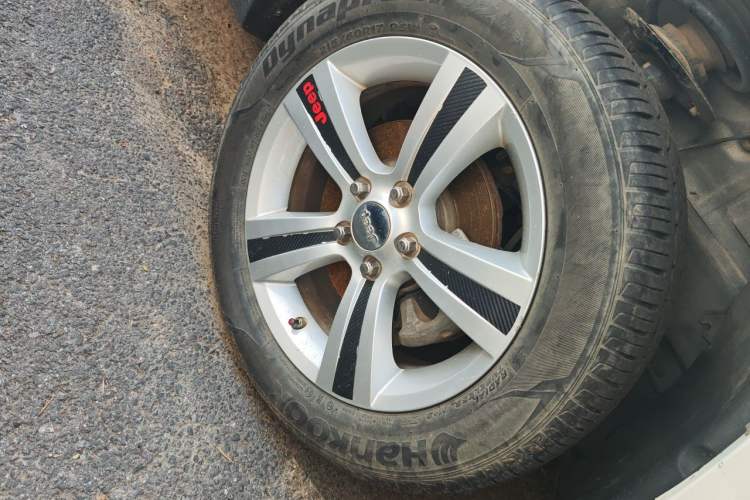 Used Jeep Patriot 2014 2.4L Luxury Navigation Edition Right Front Wheel Hub