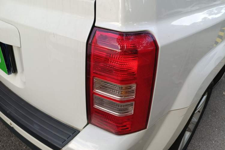 Used Jeep Patriot 2014 2.4L Sport Edition Right Rear Taillight